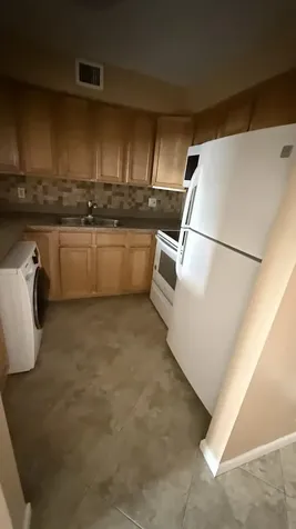 475 SE 8th Street Deerfield Beach FL 33441