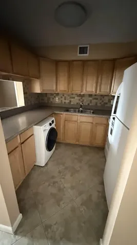 475 SE 8th Street Deerfield Beach FL 33441