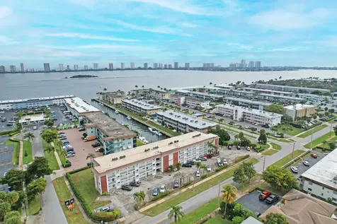 236 Castlewood Drive North Palm Beach FL 33408