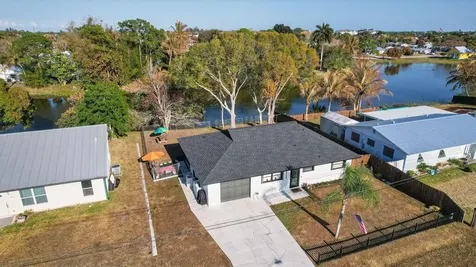 4543 Se Dryfus Avenue Stuart FL 34997