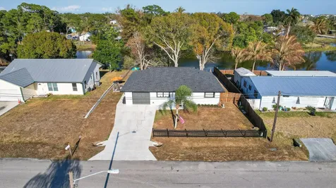 4543 Se Dryfus Avenue Stuart FL 34997