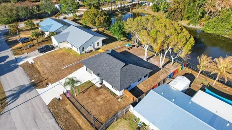 4543 Se Dryfus Avenue Stuart FL 34997