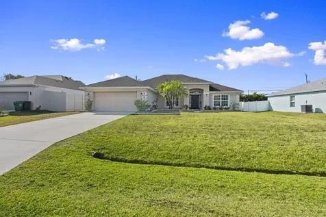 2066 Sw Quarry Street Port Saint Lucie FL 34953