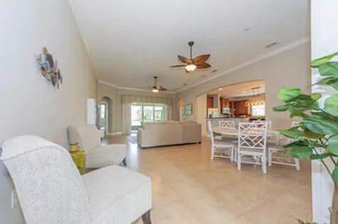 4250 Diamond Square Vero Beach FL 32967