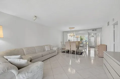 27 Abbey Lane Delray Beach FL 33446