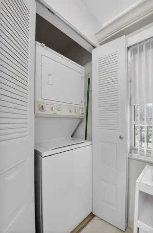 27 Abbey Lane Delray Beach FL 33446