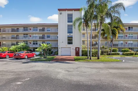 27 Abbey Lane Delray Beach FL 33446