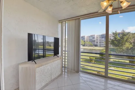 27 Abbey Lane Delray Beach FL 33446