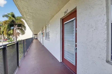 27 Abbey Lane Delray Beach FL 33446