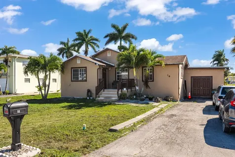 16 Nw Avenue G Belle Glade FL 33430