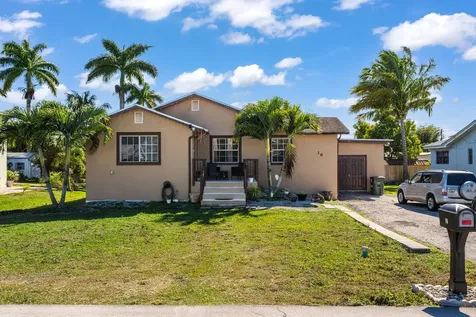 16 Nw Avenue G Belle Glade FL 33430