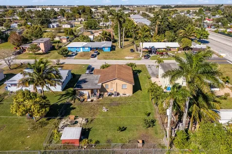 16 Nw Avenue G Belle Glade FL 33430