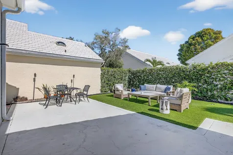 45 Windsor Lane Palm Beach Gardens FL 33418