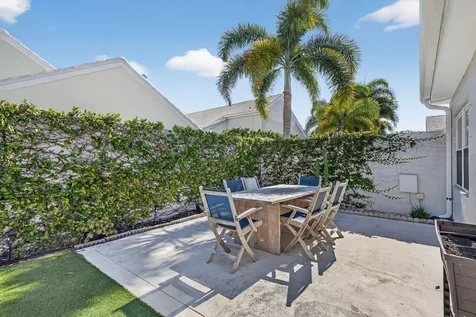 45 Windsor Lane Palm Beach Gardens FL 33418