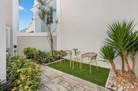 45 Windsor Lane Palm Beach Gardens FL 33418
