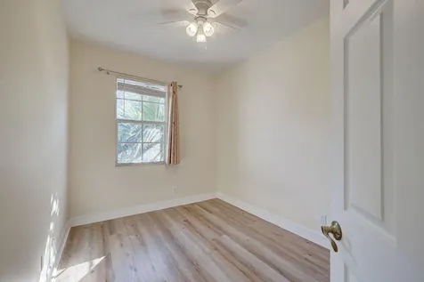 1092 Nw 18th Avenue Avenue Boca Raton FL 33486