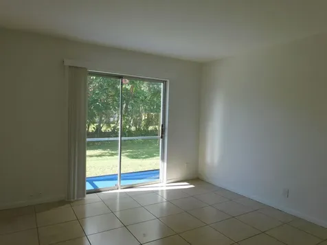 640 SE 2nd Avenue Boynton Beach FL 33435