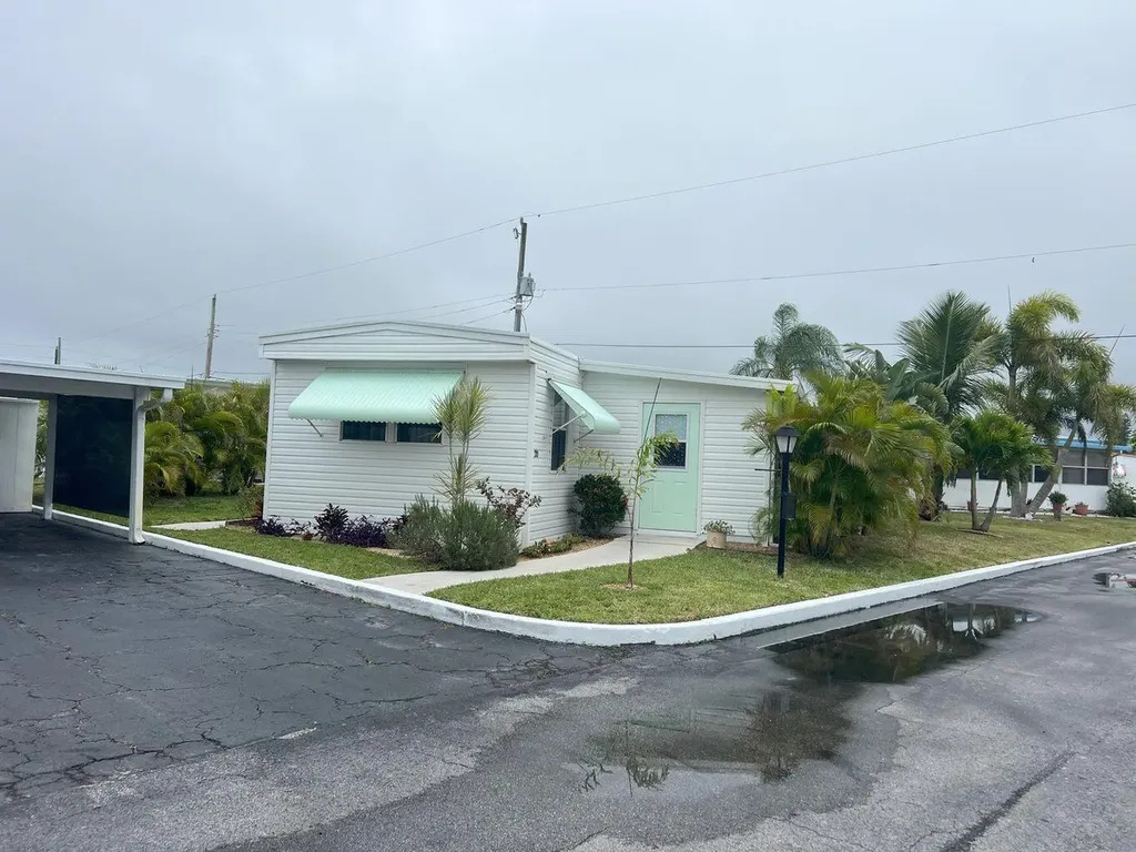 11000 Se Federal Highway Hobe Sound FL 33455