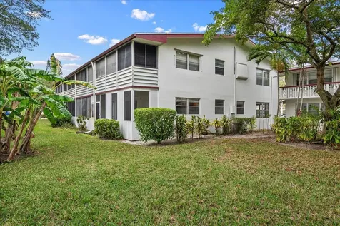 142 Kent I West Palm Beach FL 33417