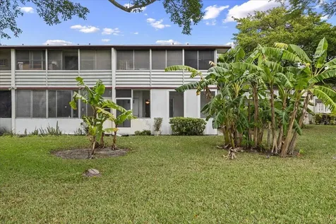 142 Kent I West Palm Beach FL 33417