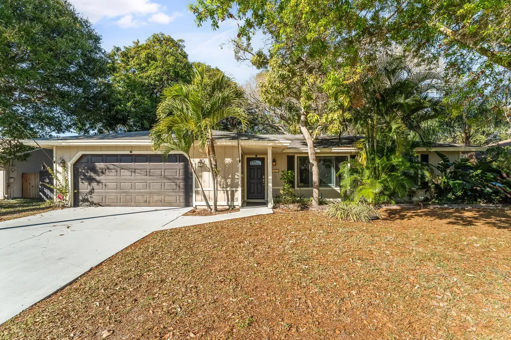 2381 Se Gillette Avenue Port Saint Lucie FL 34952