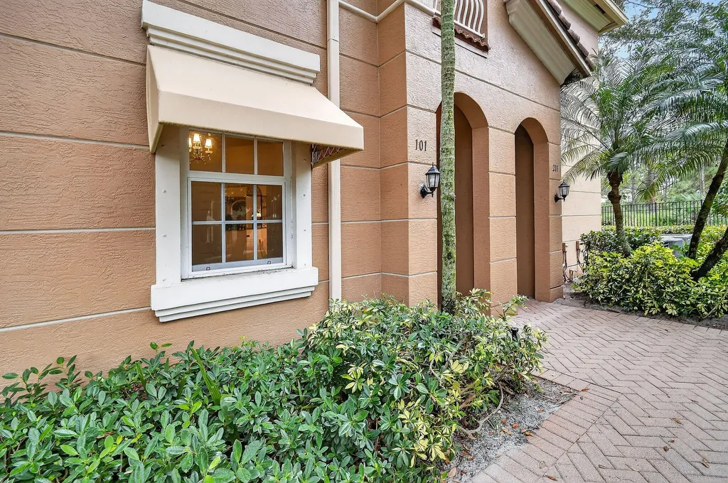 4891 Bonsai Circle Palm Beach Gardens FL 33418