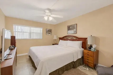 256 Flanders F Delray Beach FL 33484