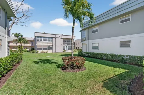 256 Flanders F Delray Beach FL 33484