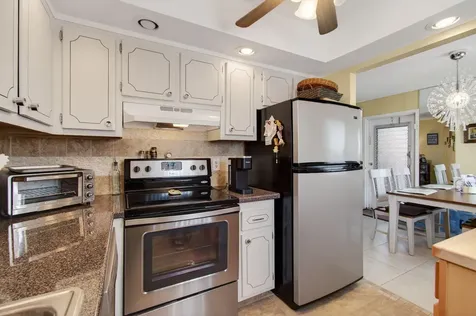 256 Flanders F Delray Beach FL 33484