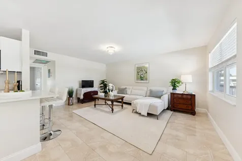 71 Northampton D West Palm Beach FL 33417