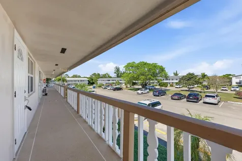 71 Northampton D West Palm Beach FL 33417