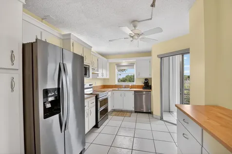 3871 Via Poinciana Lake Worth FL 33467