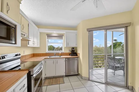 3871 Via Poinciana Lake Worth FL 33467