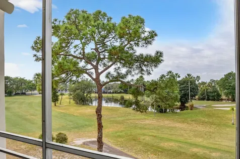 3871 Via Poinciana Lake Worth FL 33467