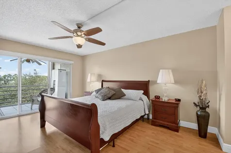 3871 Via Poinciana Lake Worth FL 33467