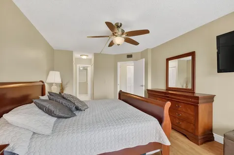 3871 Via Poinciana Lake Worth FL 33467