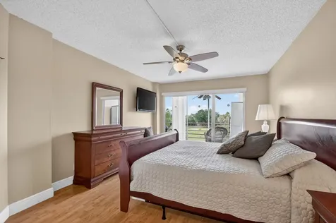 3871 Via Poinciana Lake Worth FL 33467