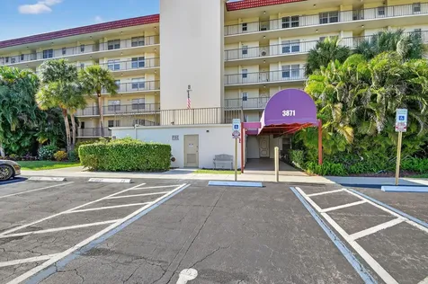3871 Via Poinciana Lake Worth FL 33467