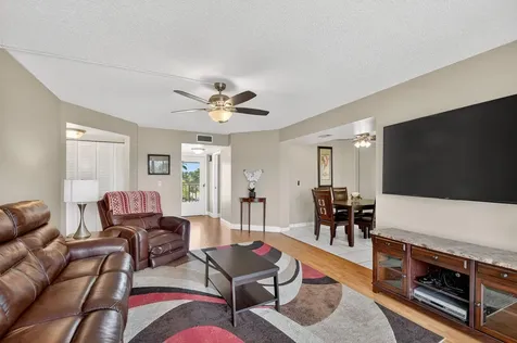 3871 Via Poinciana Lake Worth FL 33467