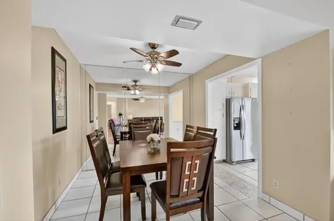 3871 Via Poinciana Lake Worth FL 33467