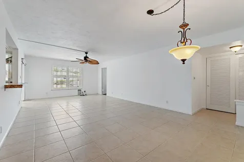5570 Tamberlane Circle Palm Beach Gardens FL 33418