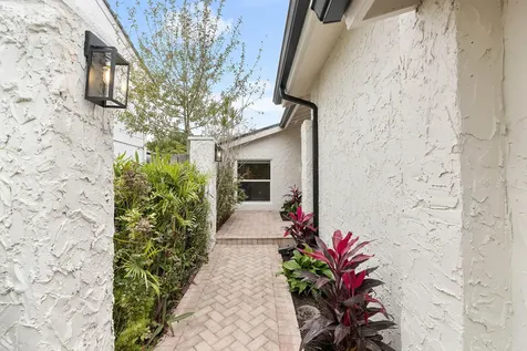 6443 Pond Apple Road Boca Raton FL 33433