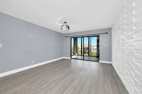 9355 SW 8th Street Boca Raton FL 33428