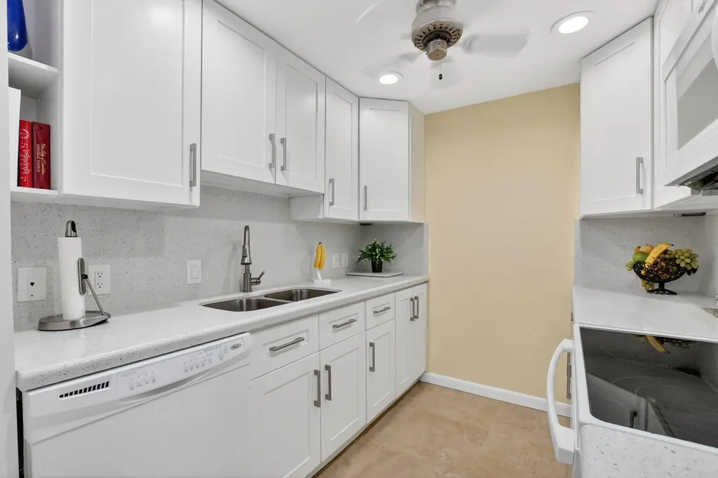 2070 Newport Q Deerfield Beach FL 33442