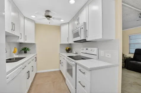 2070 Newport Q Deerfield Beach FL 33442