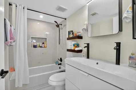 4005 Village Drive Delray Beach FL 33445