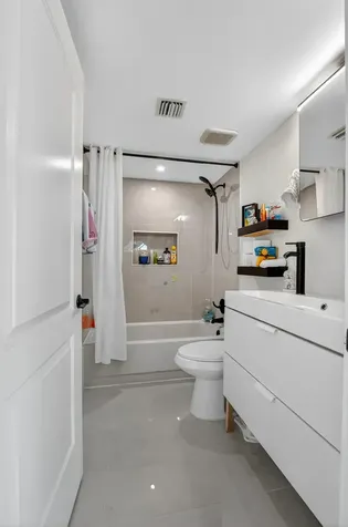 4005 Village Drive Delray Beach FL 33445