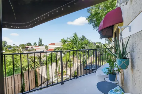 4005 Village Drive Delray Beach FL 33445