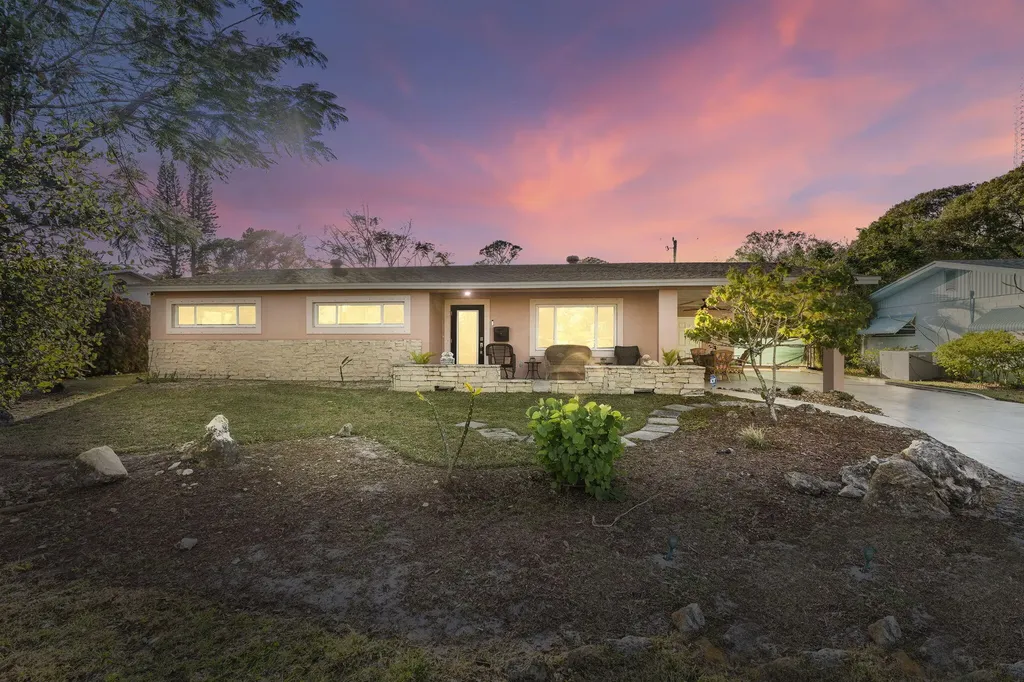 2611 S 29th Street Fort Pierce FL 34981
