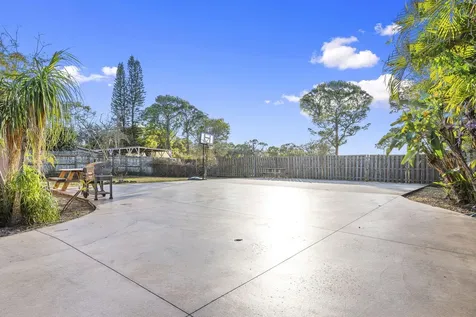 2611 S 29th Street Fort Pierce FL 34981